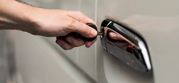 Why Choose Our Auto Locksmith Team in Oak Park, MI?